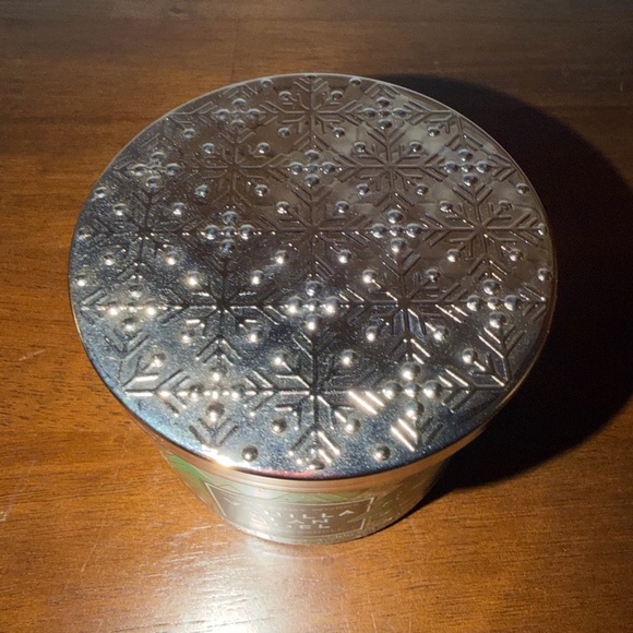 Bath & Body Works 3-wick candle - Picture 2 of 3